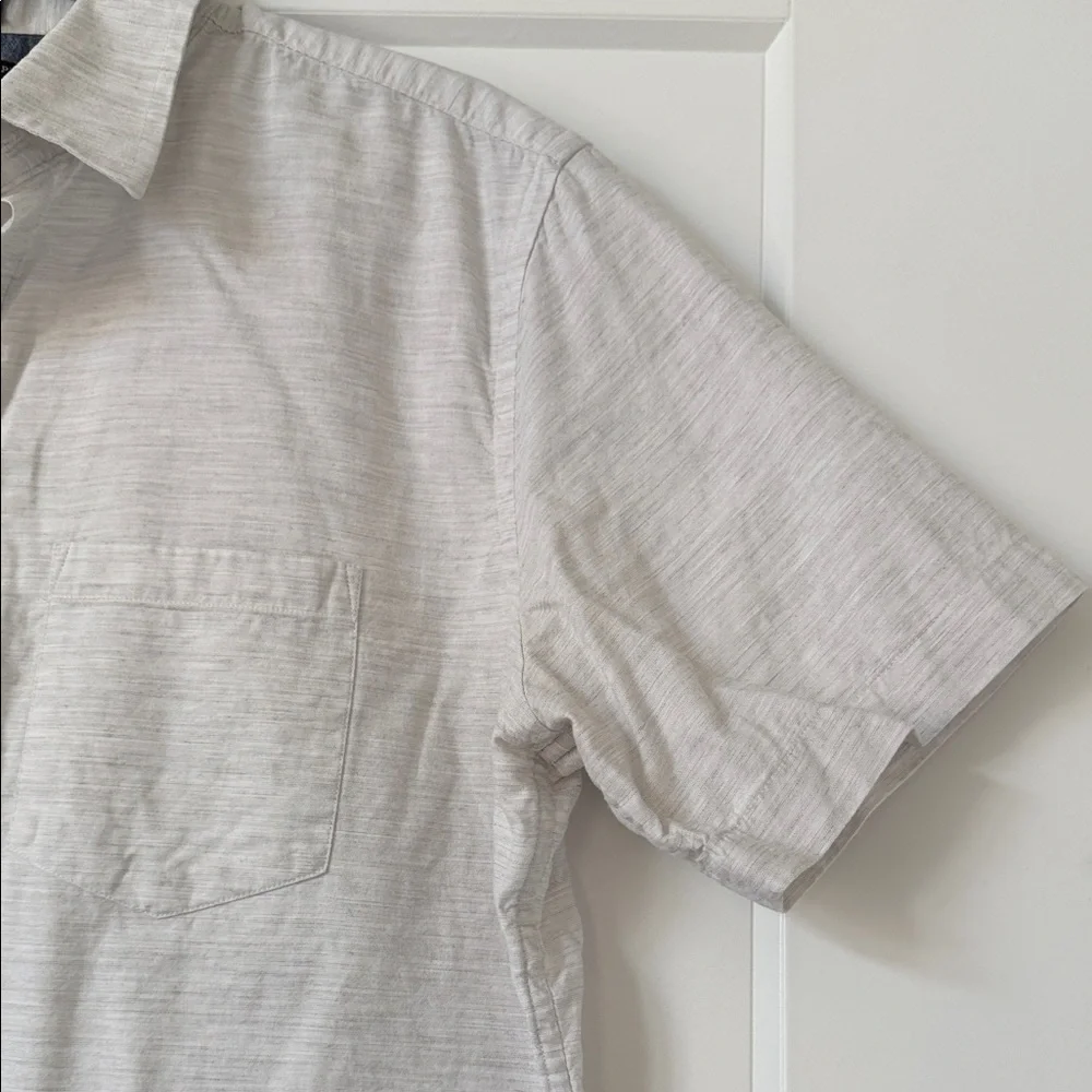 Banana Republic Men's Casual Short Sleeve Shirt - Light